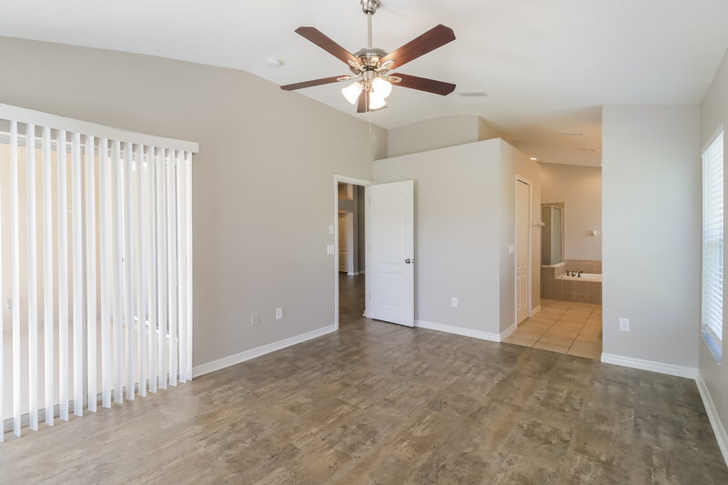 2,595/Mo, 7442 Citrus Blossom Dr Land O Lakes, FL 34637 Main Bedroom View 2
