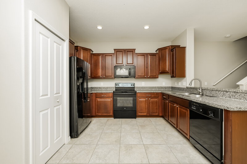 2,345/Mo, 12926 Utopia Gardens Way Riverview, FL 33579 Kitchen View