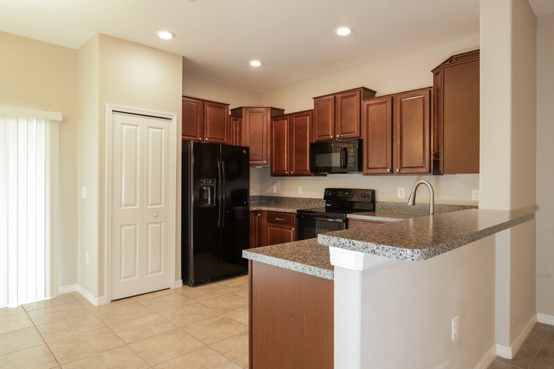 3,870/Mo, 12926 Utopia Gardens Way Riverview, FL 33579 Kitchen View 3