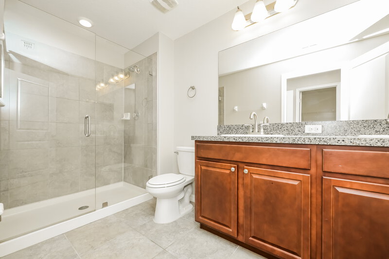 2,345/Mo, 12926 Utopia Gardens Way Riverview, FL 33579 Main Bathroom View