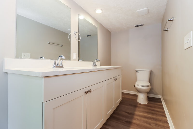 3,410/Mo, 1698 Elm Pl Clearwater, FL 33755 Bathroom View