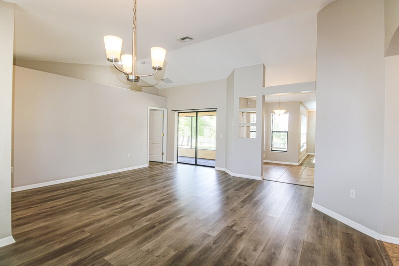 1,900/Mo, 13114 Scottville St Spring Hill, FL 34609 Dining Room View 2