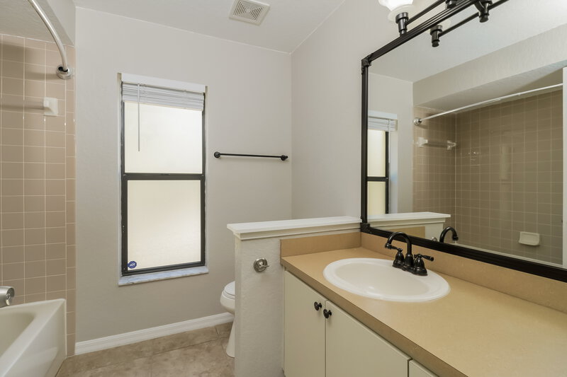 2,220/Mo, 13114 Scottville St Spring Hill, FL 34609 Bathroom View