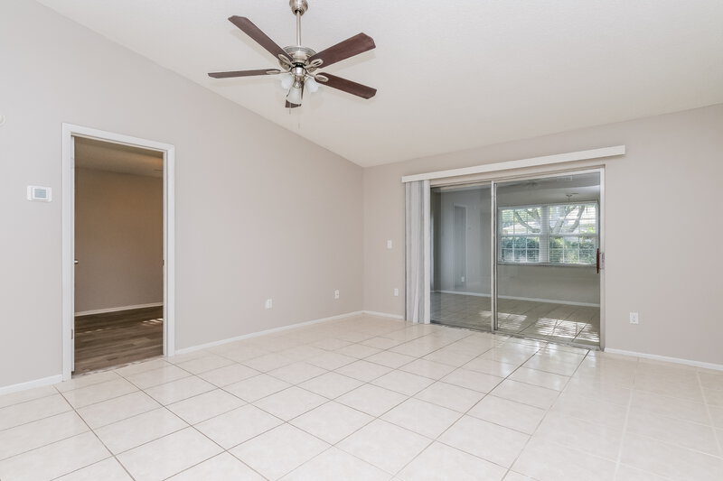 2,300/Mo, 1178 Breeze Dr Largo, FL 33770 Living Room View
