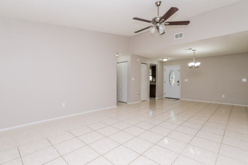 2,300/Mo, 1178 Breeze Dr Largo, FL 33770 Living Room View 2