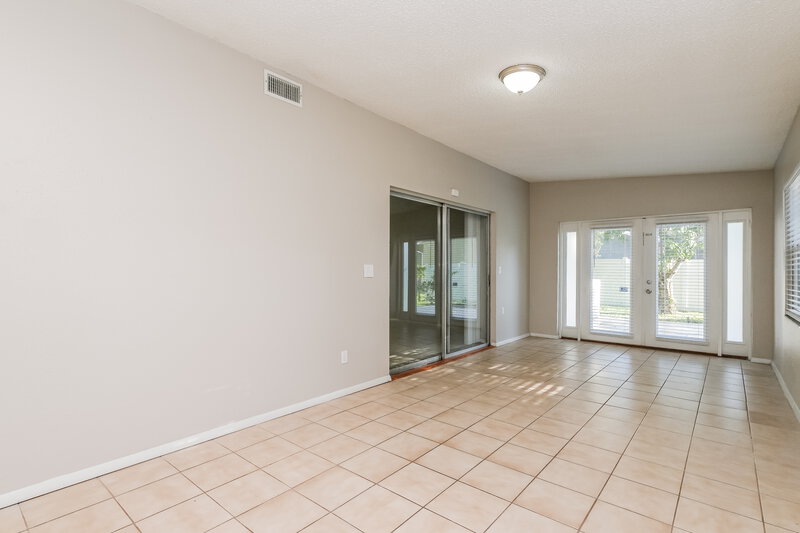 2,300/Mo, 1178 Breeze Dr Largo, FL 33770 Family Room View