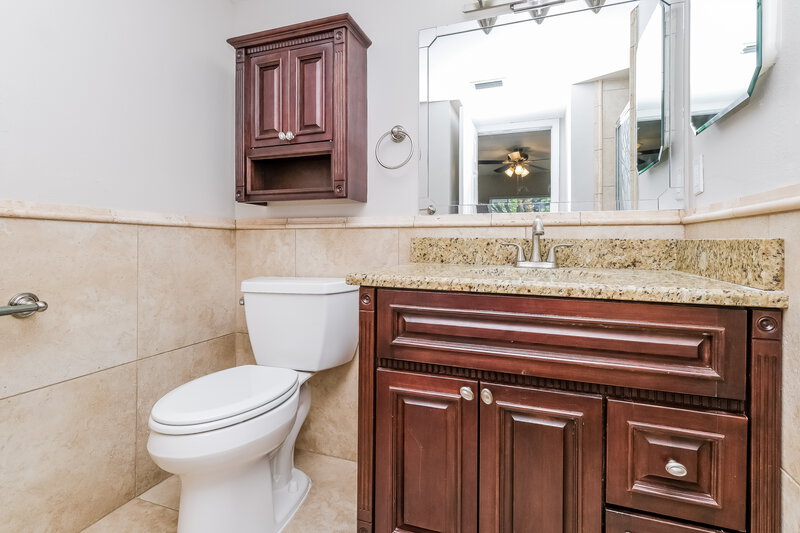 2,300/Mo, 1178 Breeze Dr Largo, FL 33770 Main Bathroom View