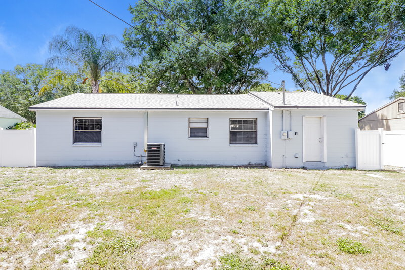 1,740/Mo, 4125 Chowen Dr Lakeland, FL 33810 Rear View