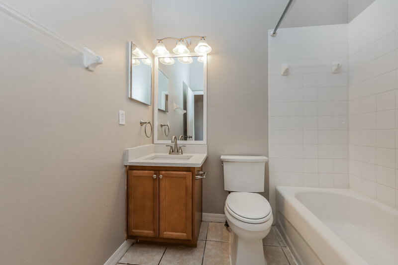 1,770/Mo, 30138 Wellesley Way Zephyrhills, FL 33543 Bathroom View