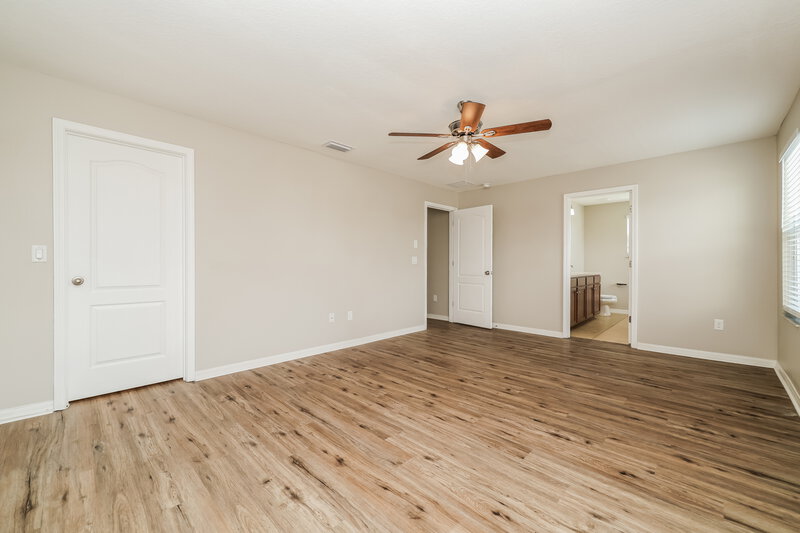 2,575/Mo, 6139 Trent Creek Dr Ruskin, FL 33573 Main Bedroom View 2