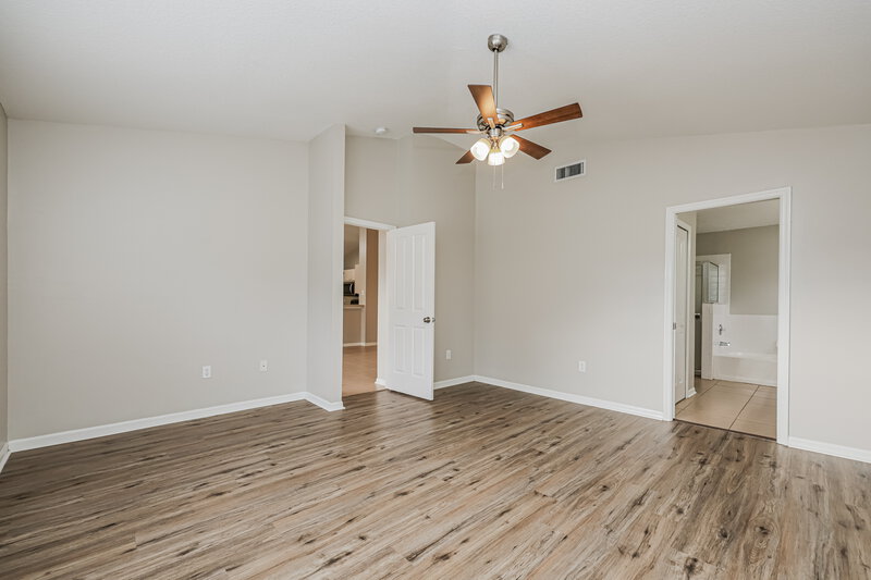 2,105/Mo, 5322 Watson Rd Riverview, FL 33578 Main Bedroom View 2