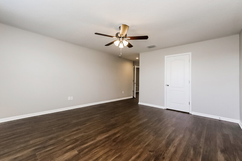 2,370/Mo, 6135 Trent Creek Dr Ruskin, FL 33573 Main Bedroom View