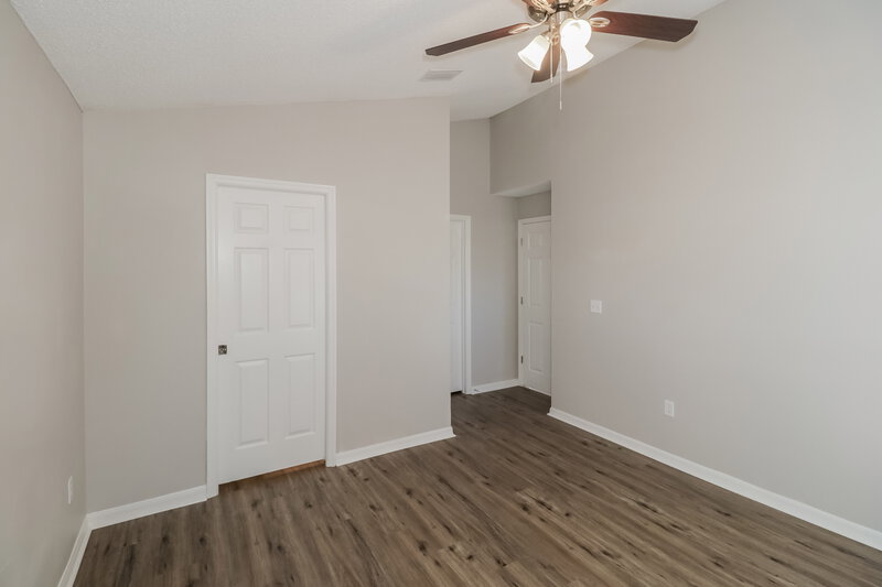 1,860/Mo, 28709 Seashell Ct Wesley Chapel, FL 33545 Main Bedroom View 2