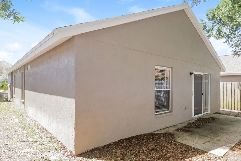 1,860/Mo, 28709 Seashell Ct Wesley Chapel, FL 33545 Rear View