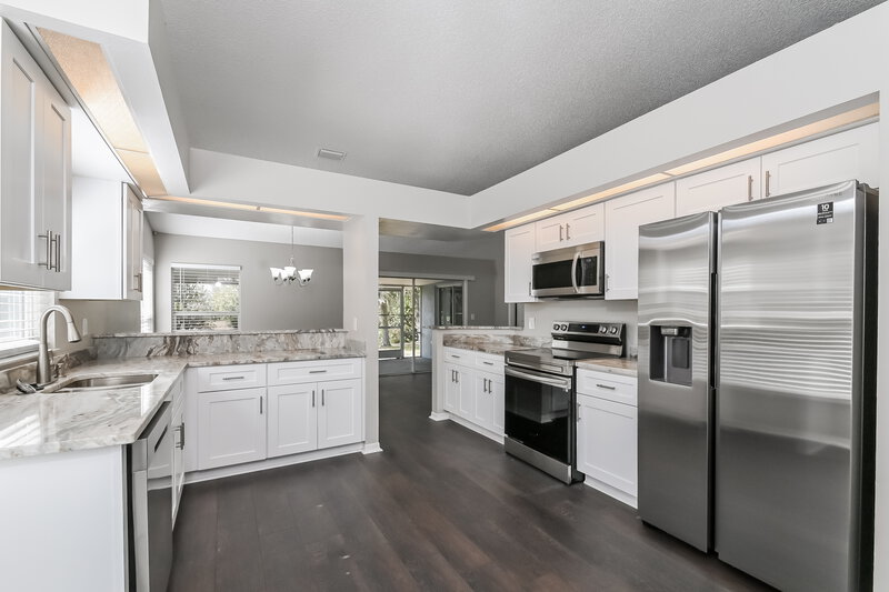 2,155/Mo, 6003 Crickethollow Dr Riverview, FL 33578 Kitchen View 2