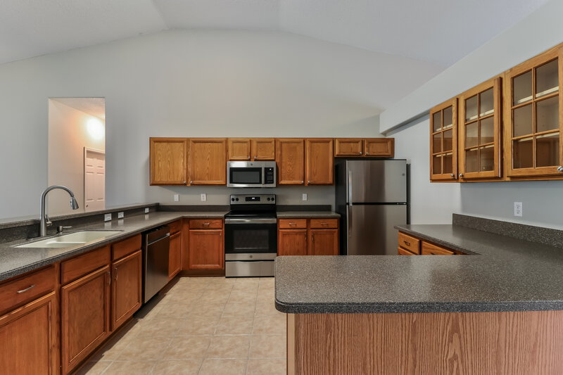 2,245/Mo, 35449 Wickingham Ct Zephyrhills, FL 33541 Kitchen View