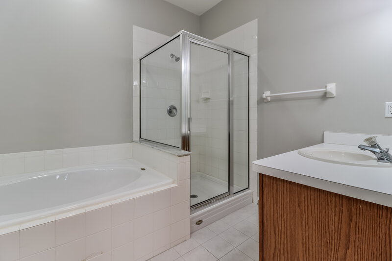 2,245/Mo, 35449 Wickingham Ct Zephyrhills, FL 33541 Bathroom View