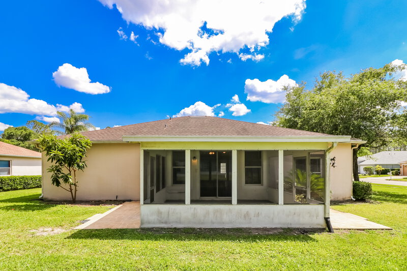 2,245/Mo, 35449 Wickingham Ct Zephyrhills, FL 33541 Rear View