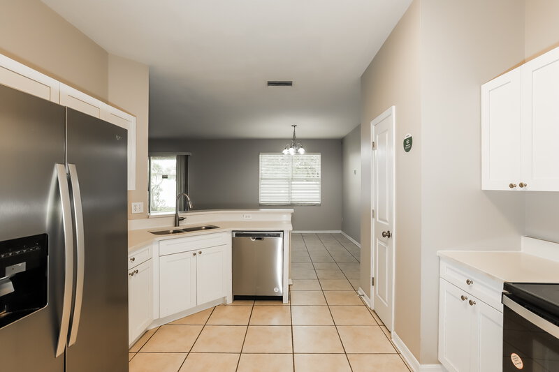 4,060/Mo, 4351 Brandon Ridge Dr Valrico, FL 33594 Kitchen View 2