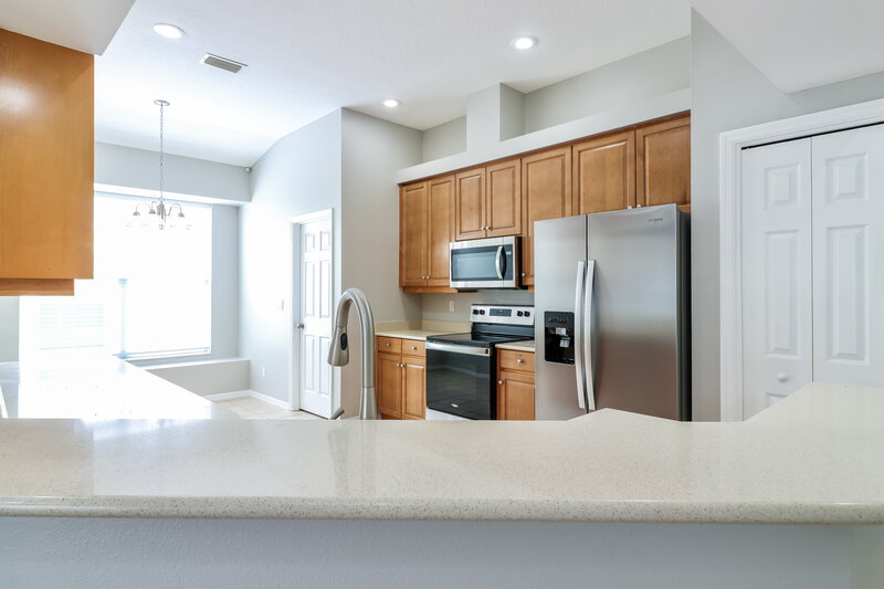 3,490/Mo, 409 Delwood Breck St Ruskin, FL 33570 Kitchen View 2