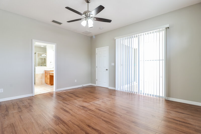 3,490/Mo, 409 Delwood Breck St Ruskin, FL 33570 Main Bedroom View