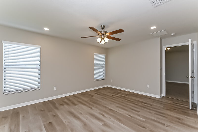 2,445/Mo, 11222 Leland Groves Dr Riverview, FL 33579 Main Bedroom View 2