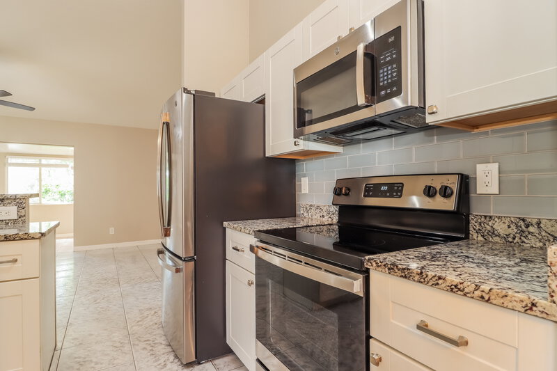 1,975/Mo, 10402 Barnett Loop Port Richey, FL 34668 Kitchen View