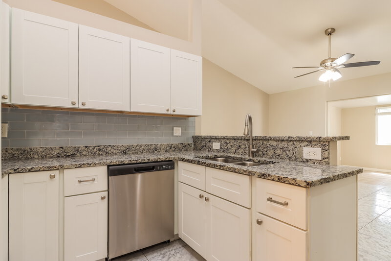 1,975/Mo, 10402 Barnett Loop Port Richey, FL 34668 Kitchen View 2