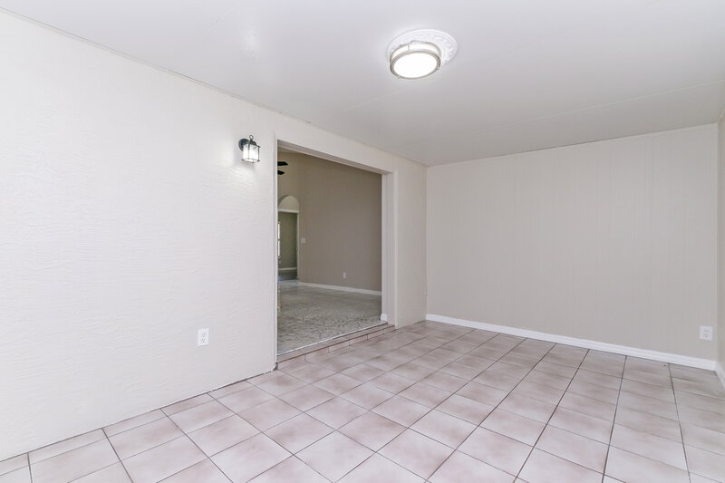 2,040/Mo, 10402 Barnett Loop Port Richey, FL 34668 Sun Room View 2