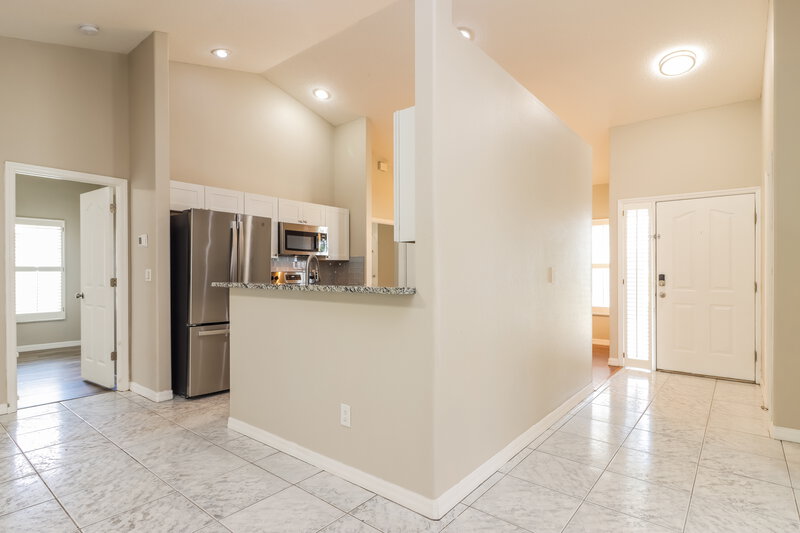 1,975/Mo, 10402 Barnett Loop Port Richey, FL 34668 Kitchen View 3