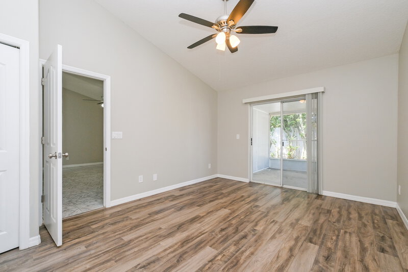 2,040/Mo, 10402 Barnett Loop Port Richey, FL 34668 Main Bedroom View 2