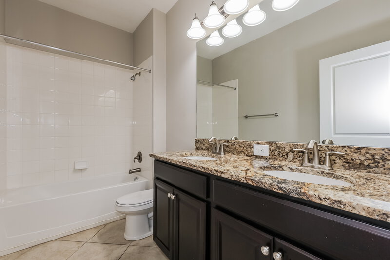 2,395/Mo, 12225 Ballentrae Forest Dr Riverview, FL 33579 Bathroom View