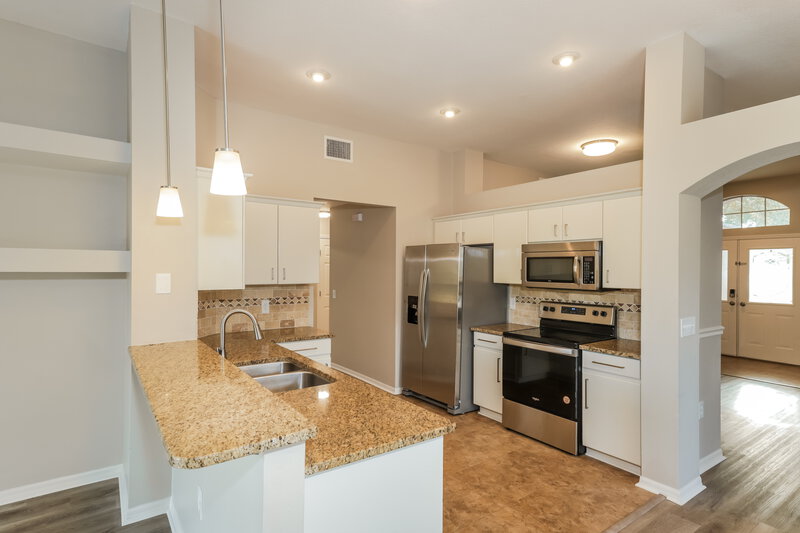 2,580/Mo, 10809 Windbury Way Riverview, FL 33569 Kitchen View