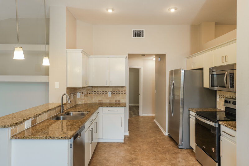 2,580/Mo, 10809 Windbury Way Riverview, FL 33569 Kitchen View 2