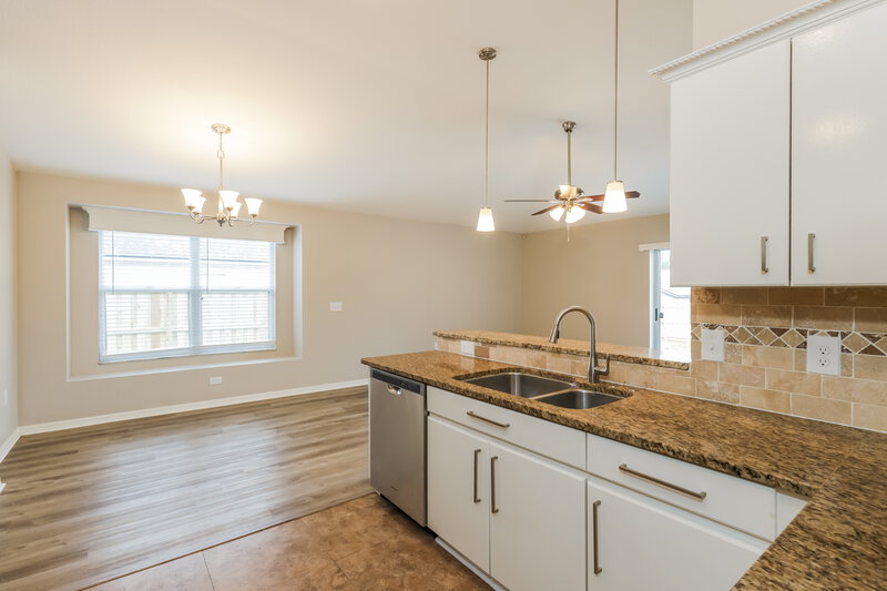 2,580/Mo, 10809 Windbury Way Riverview, FL 33569 Kitchen View 3