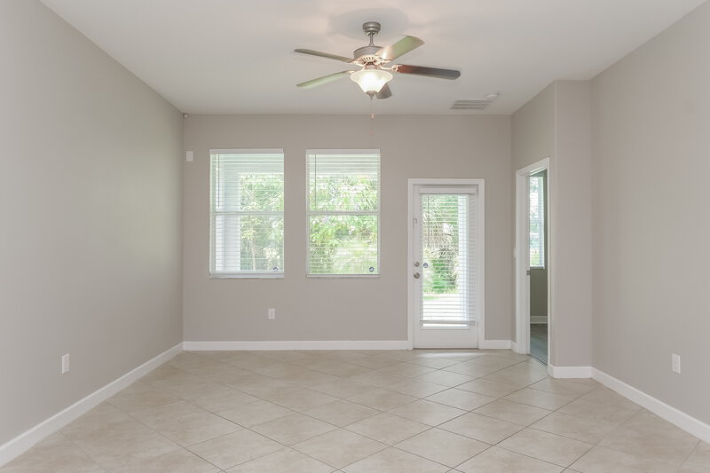 1,990/Mo, 10167 Newminster Loop Ruskin, FL 33573 Living Room View