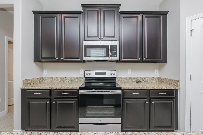1,990/Mo, 10167 Newminster Loop Ruskin, FL 33573 Kitchen View 3