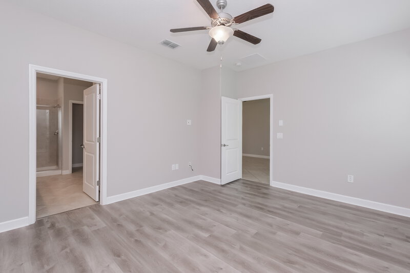 1,990/Mo, 10167 Newminster Loop Ruskin, FL 33573 Main Bedroom View 3