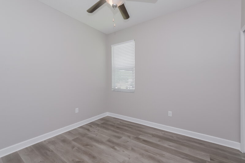 1,990/Mo, 10167 Newminster Loop Ruskin, FL 33573 Bedroom View