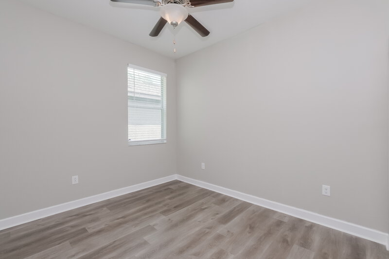 1,990/Mo, 10167 Newminster Loop Ruskin, FL 33573 Bedroom View 2
