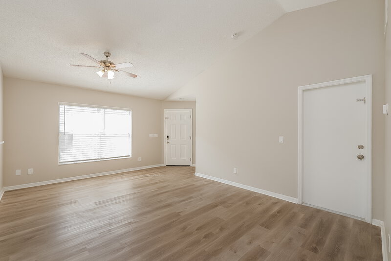 2,270/Mo, 528 Summer Sails Dr Valrico, FL 33594 Living Room View