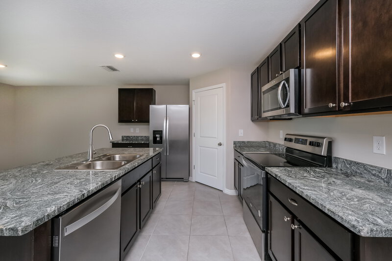 2,135/Mo, 819 18th Ave SE Ruskin, FL 33570 Misc View 4