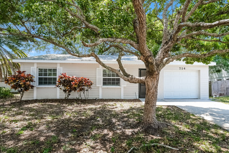 3,630/Mo, 714 Crimson King Trce Tarpon Springs, FL 34689 External View