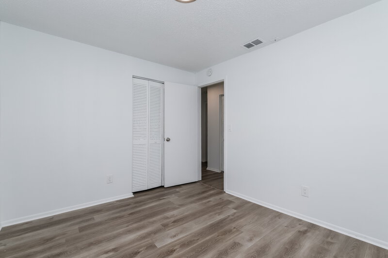 3,630/Mo, 714 Crimson King Trce Tarpon Springs, FL 34689 Bedroom View 2