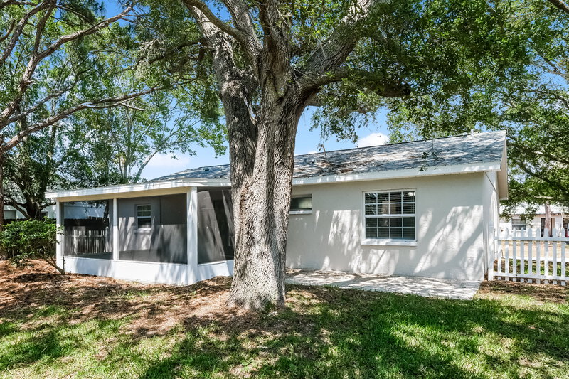 3,630/Mo, 714 Crimson King Trce Tarpon Springs, FL 34689 Rear View