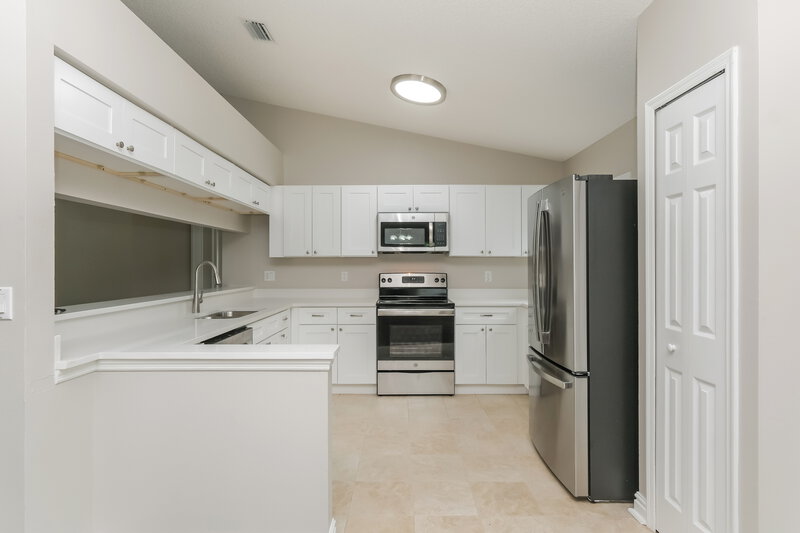 3,870/Mo, 1812 Rudder Dr Valrico, FL 33594 Kitchen View 3