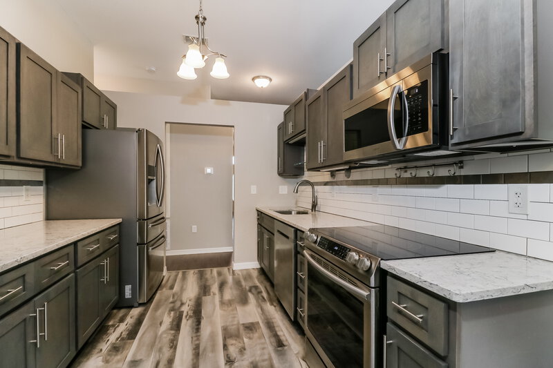 2,110/Mo, 31307 Satinleaf Run Brooksville, FL 34602 Kitchen View