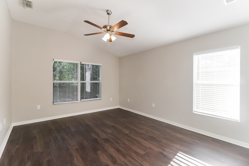 2,110/Mo, 31307 Satinleaf Run Brooksville, FL 34602 Main Bedroom View