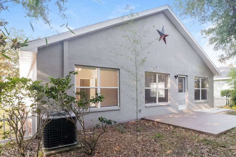 2,110/Mo, 31307 Satinleaf Run Brooksville, FL 34602 Rear View