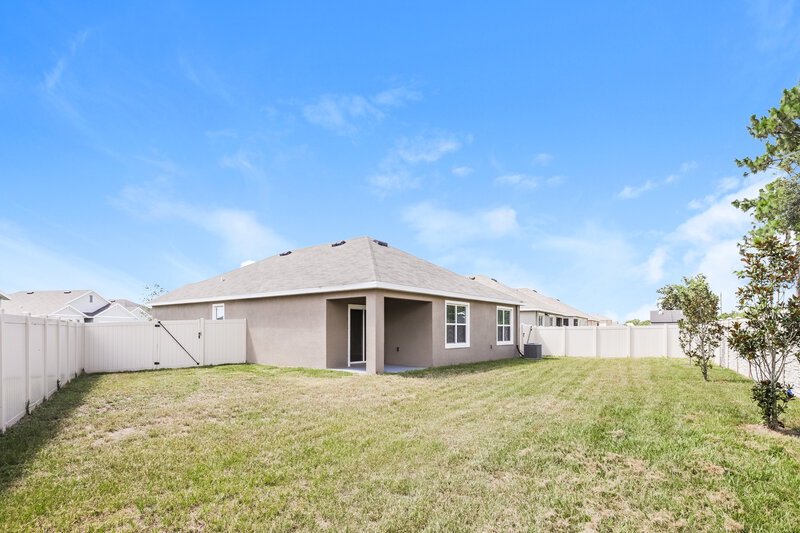 2,375/Mo, 16471 Little Garden Dr Wimauma, FL 33598 Rear View